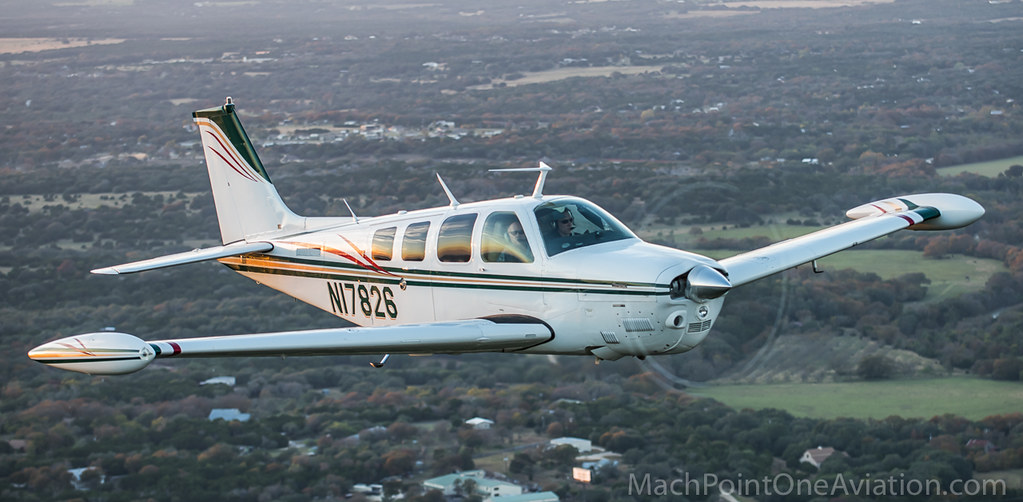 Beechcraft Bonanza N17826 in flight